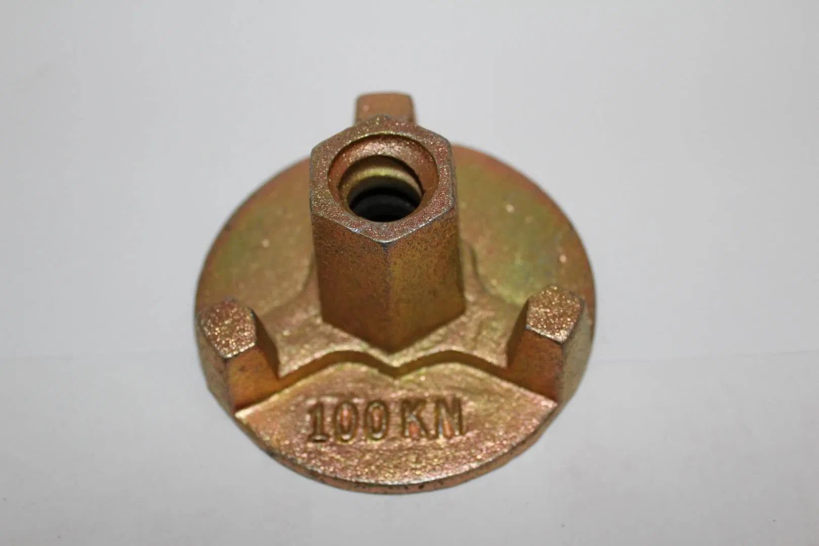 Крыльчатая гайка для опалубки и анкеровки