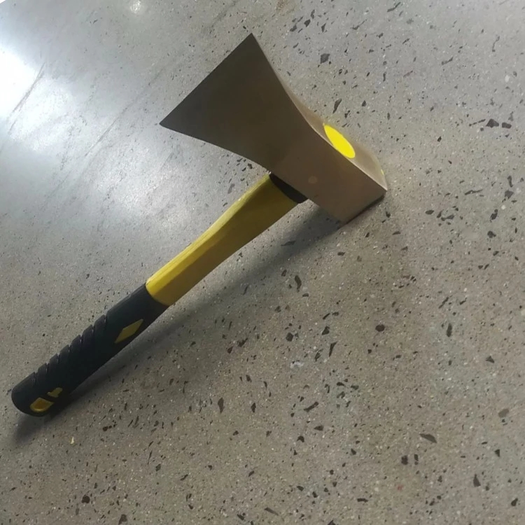 700g Forged A613 Hatchet Axes with Fibre/Wooden Handle in China