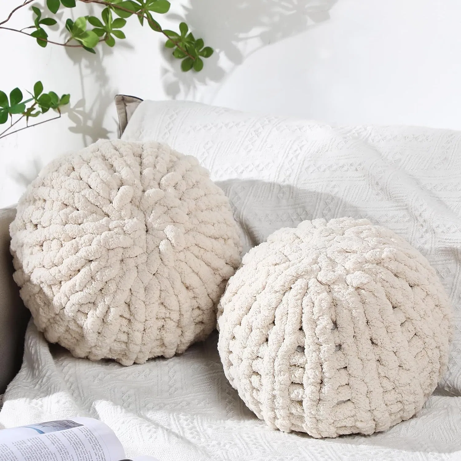 2 PCS Decorative Round Chunky Knitted Throw Handmade Soft Throw Pillows