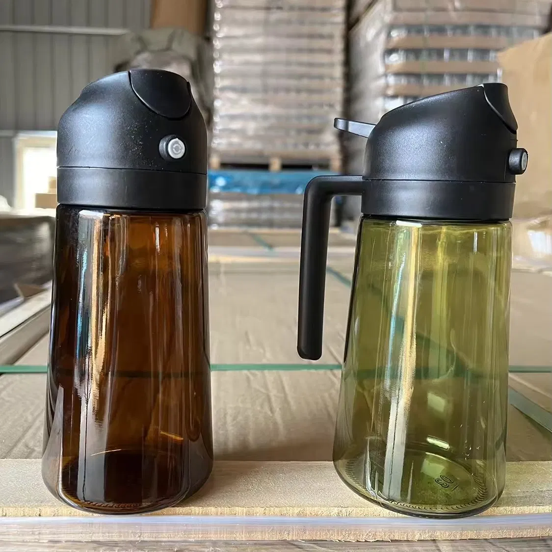 Custom Logo Dark Green 16oz Oil Dispenser Pourer Bottle 2 in 1 Kitchen Cooking Olive Oil Sprayer for Air Fryer Salad Barbecue Oil Sprayer Tool