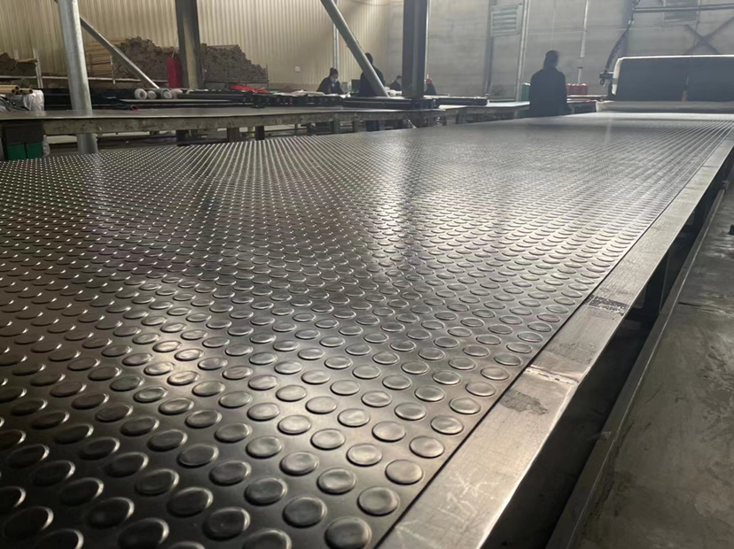 Vans Truck Bed Mats Customized Size Anti-Slip 3mm Coin Round Button Rubber Runner Sheet Floor Mats Rolls