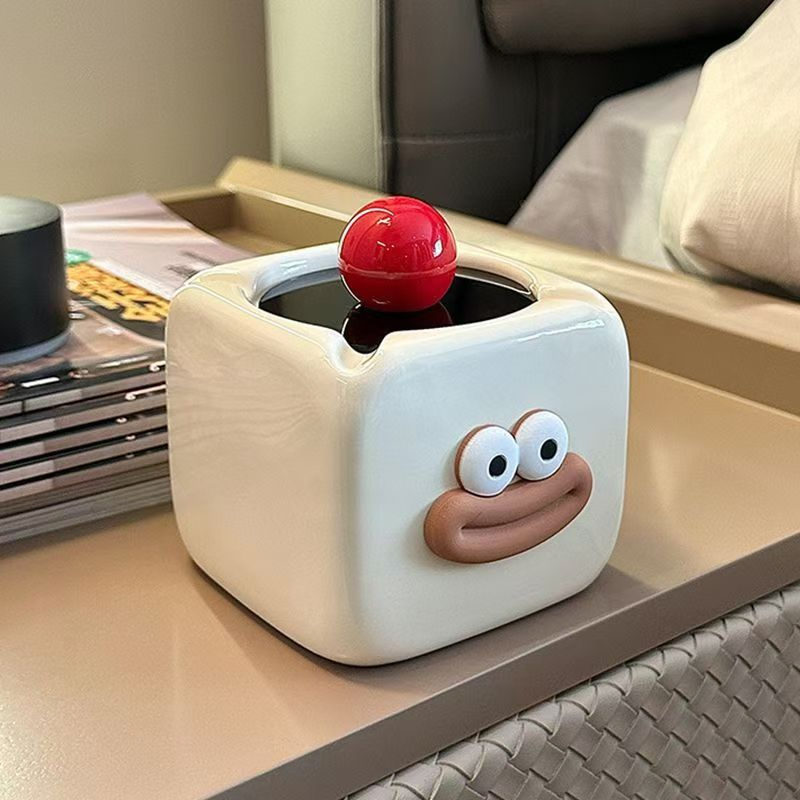 Hot Selling 10.5*10.5*9cm Wholesale Customizable Portable Smoking Accessories Ash Holder Ashtray Sausage Lips Ashtray