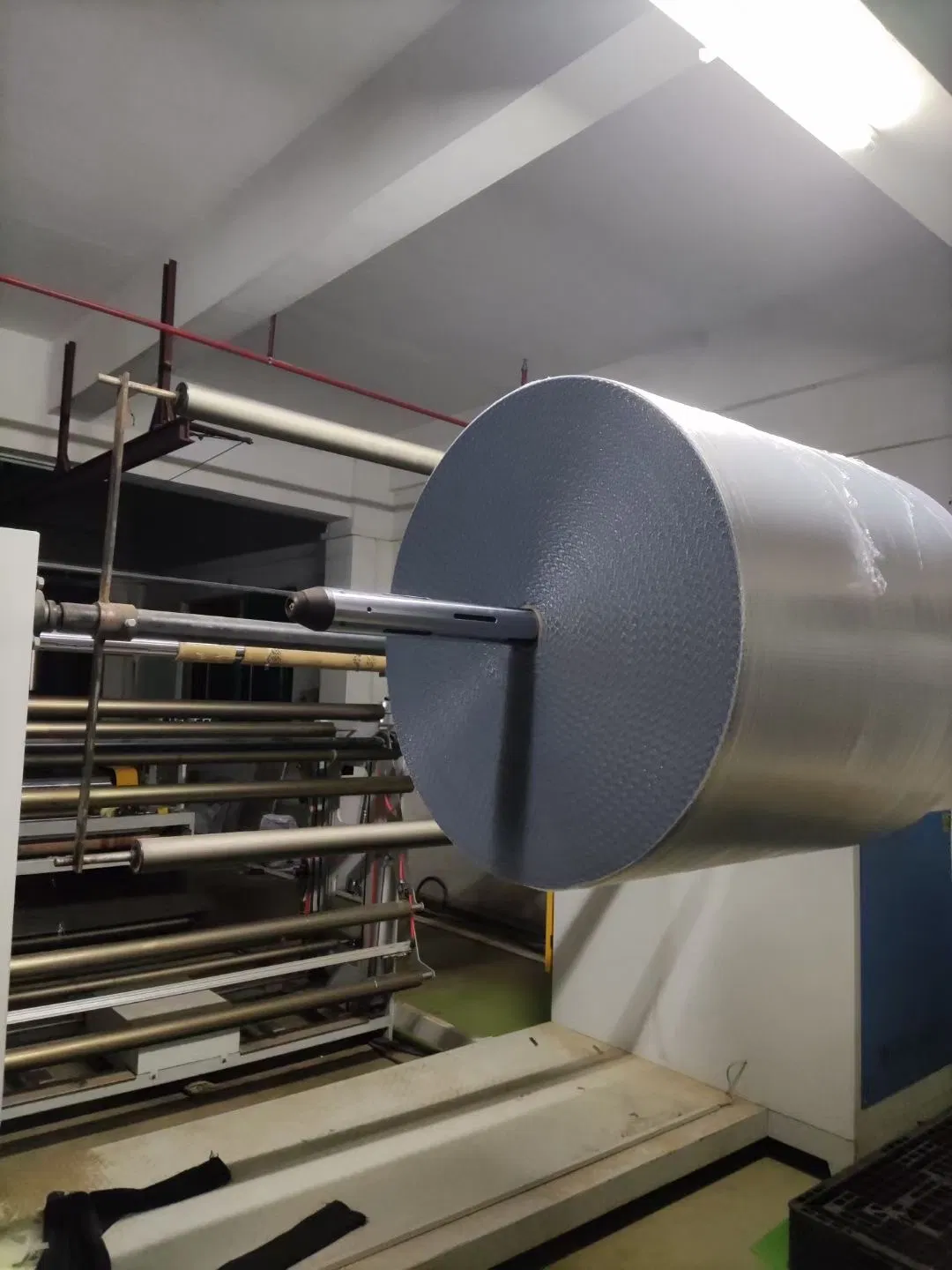 Customized Aluminum Foil Fireproof MPET Bubble Film Insulation Material Fireproof Wall Board Thermal Insulation Building Material