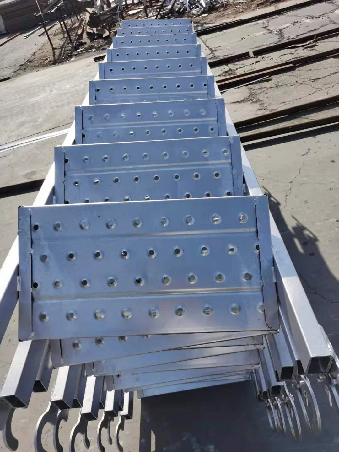 Q235 Pre-Galvanized Stair Case 450*1829*1725*2515mm