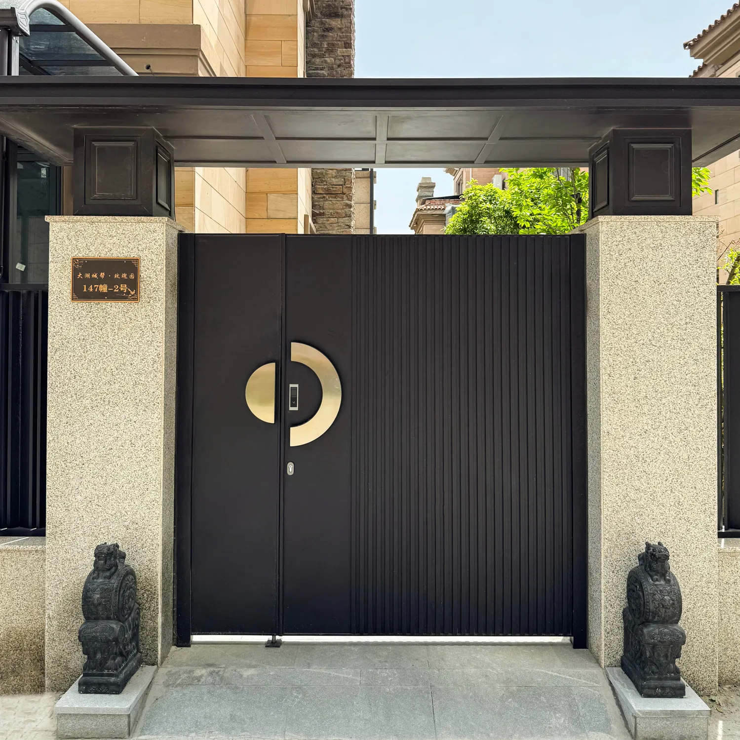 Motorized Factory Price Secure Entrance Sliding Door Modern Exterior Protection Swing Gate