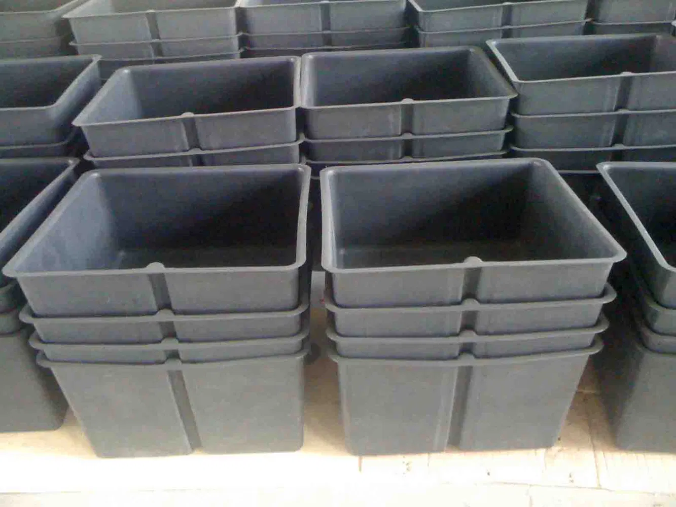 Custom Molded Polyethylene Plastic End Caps with Tapped Hole for Aluminium Extrusion