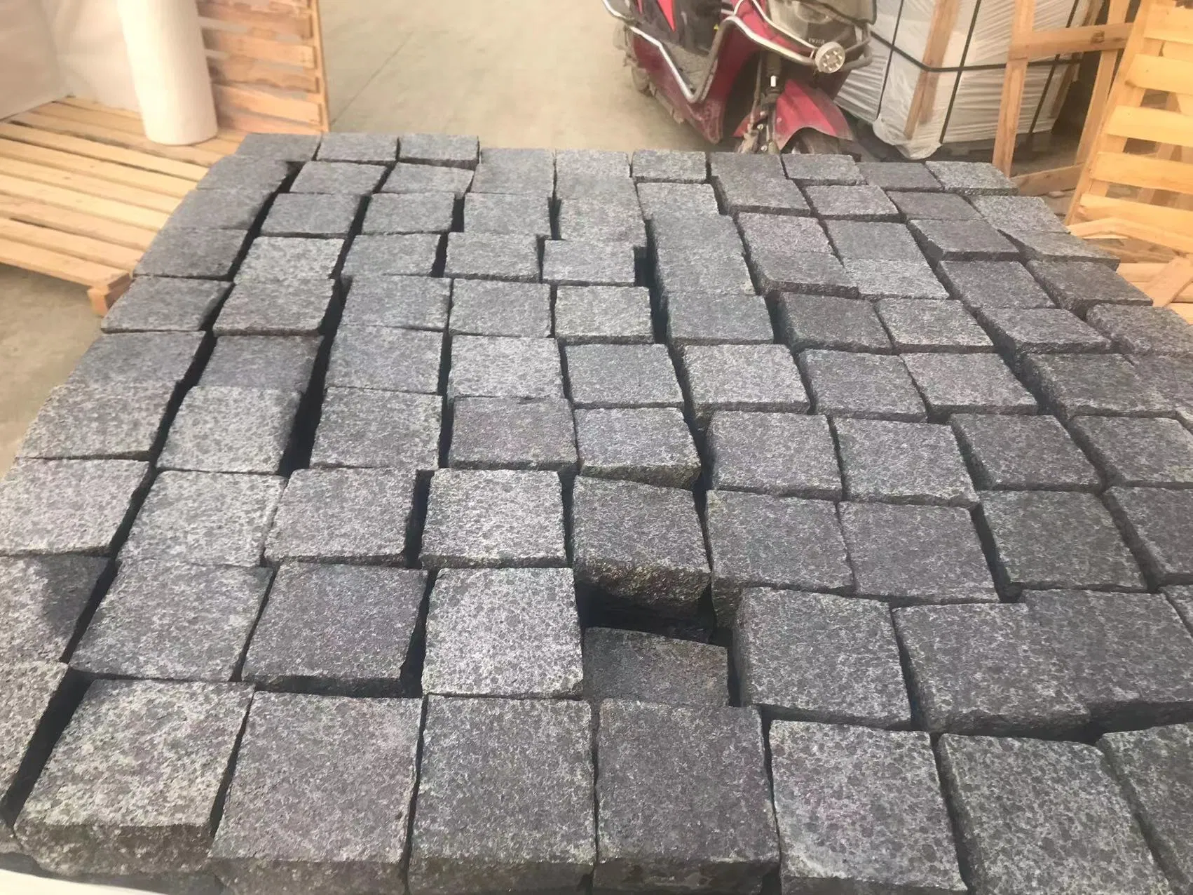 Natural Dark Stone Cubic Cobblestone Fuding Black Flamed Basalt Stone Price for Outdoor Pavers