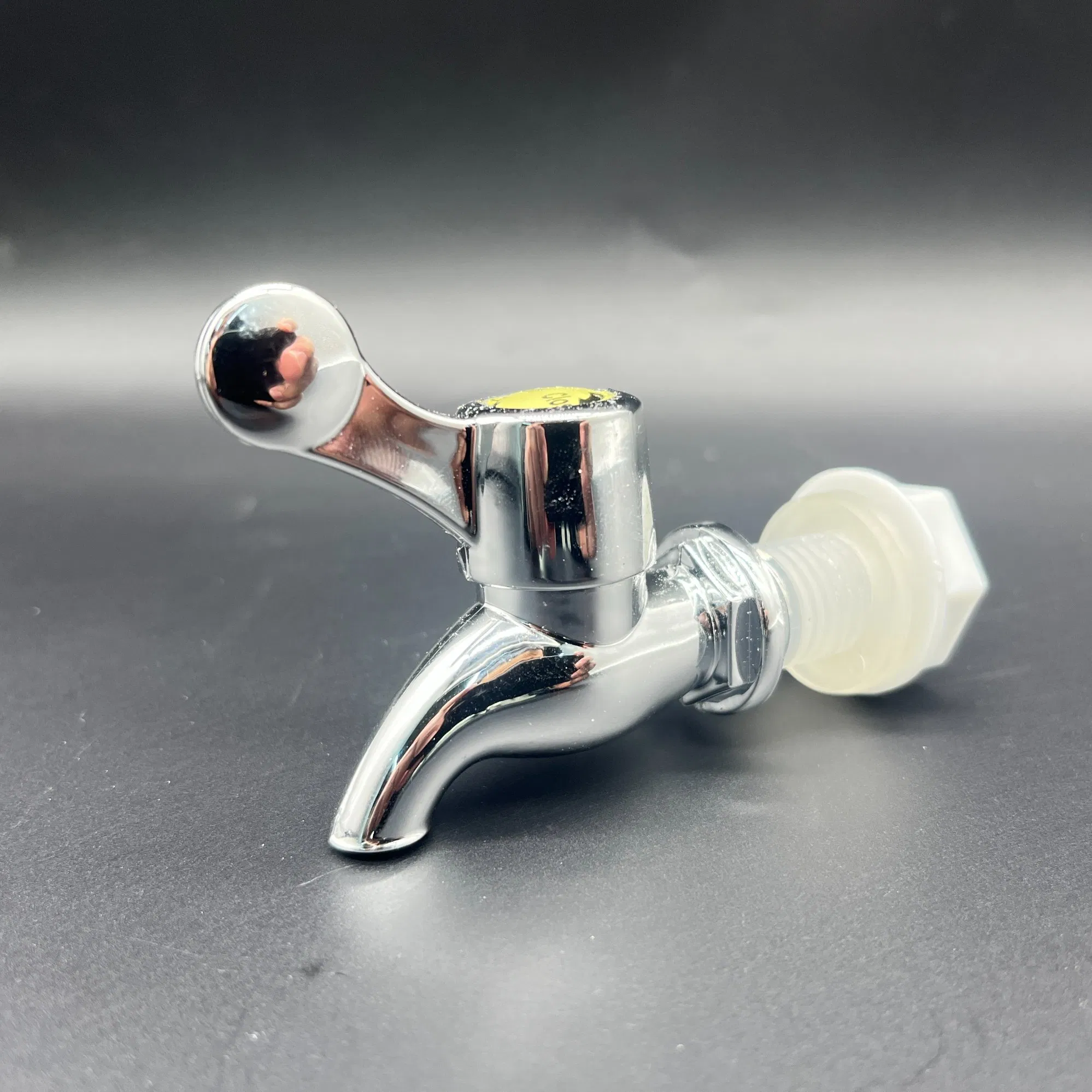 China Plastic Water Dispenser Tap Water Spout Faucet Durable Taps