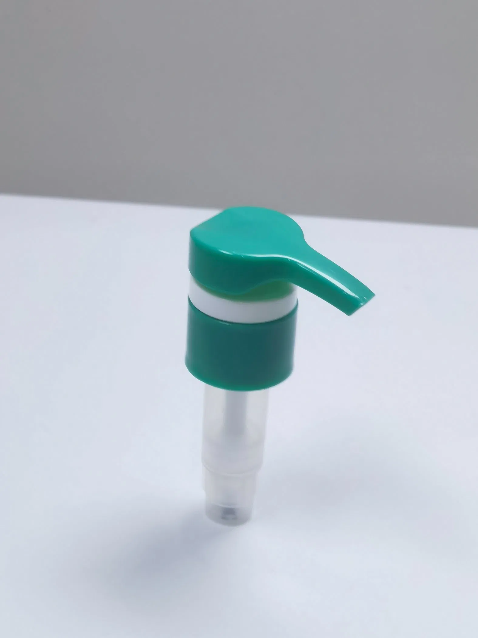 24 28/410 Spring Outside Cosmetic Pump Serum Dispenser Screw Lock Lotion Pump