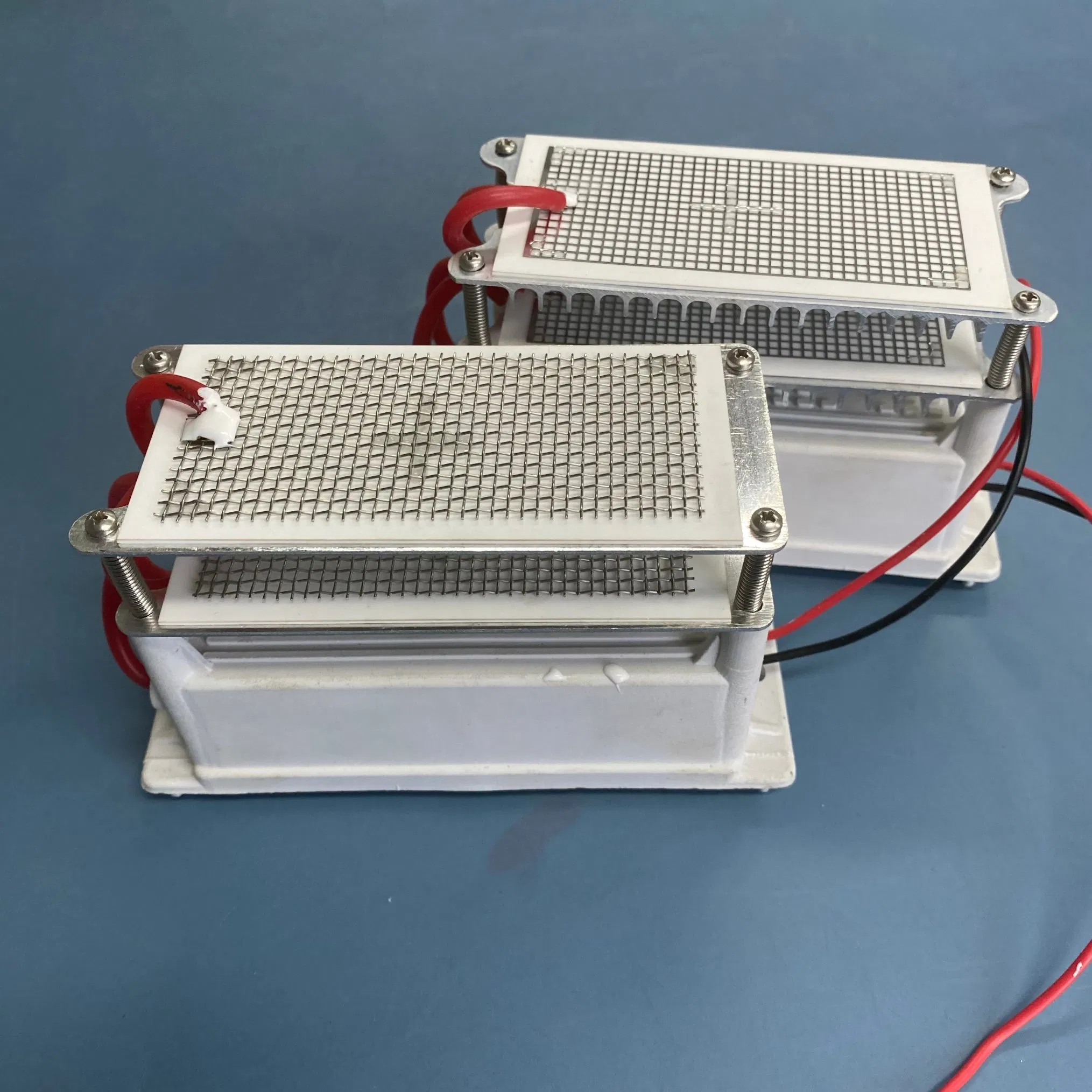 Industrial International Standard 110V 5g/H Ozone Ceramic Sterilizing Purifier Generator