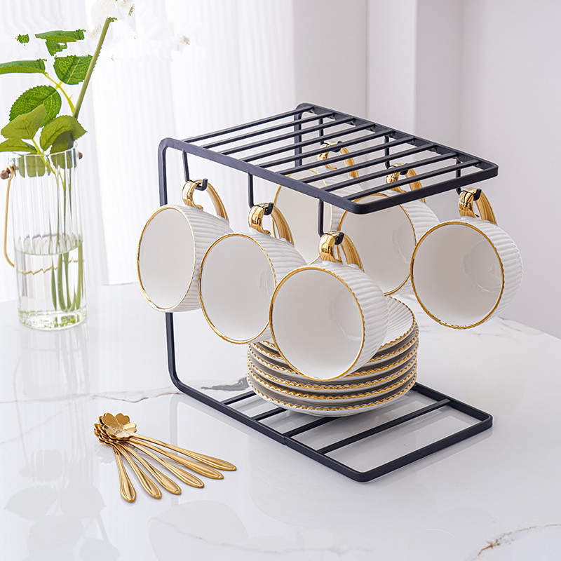 Фарфоровый чайный сервиз Golden Trim с блюдцем