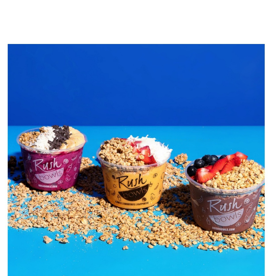 Одноразовые пластиковые стаканы с крышкой для ягод и фруктов