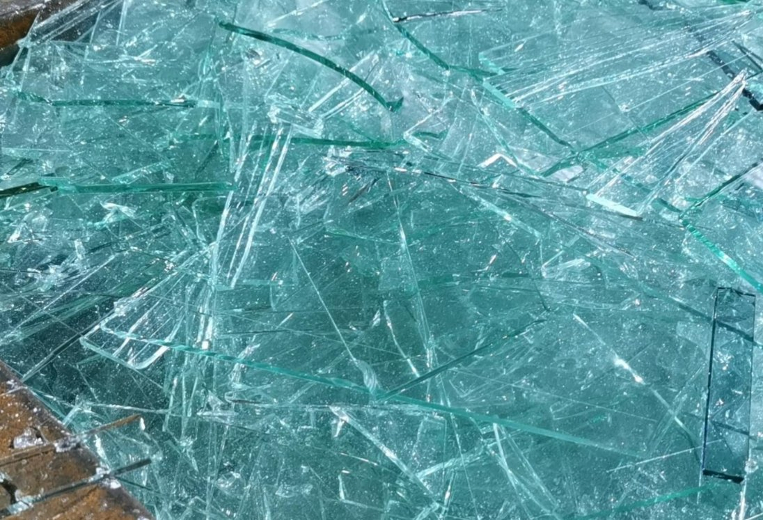 Industrial White Float Glass Green Broken Glass Bottle Making Durable Building Decoration