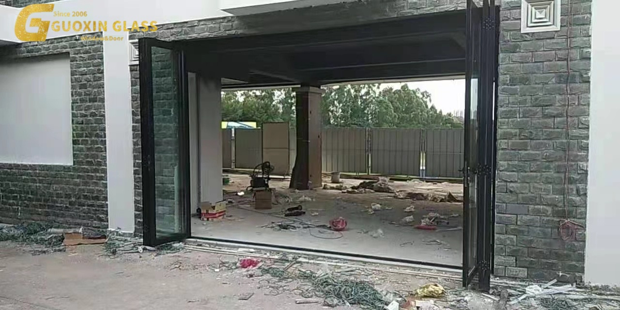 Современные алюминиевые раздвижные двери с закаленным стеклом