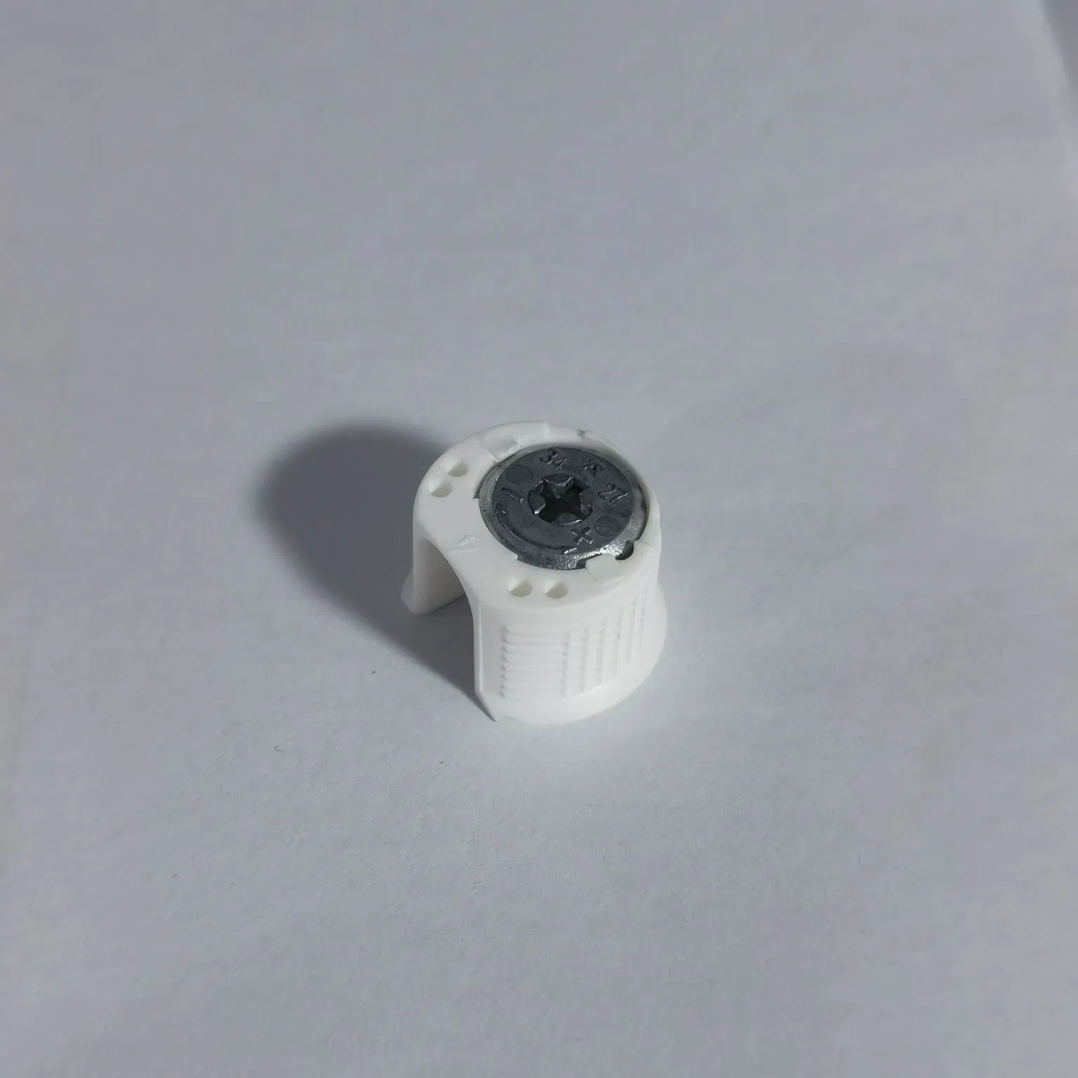 Wholesale Strong Holdfurniture Fittings Screws Nuts Rafix 20 Connector Housing for Cabinet