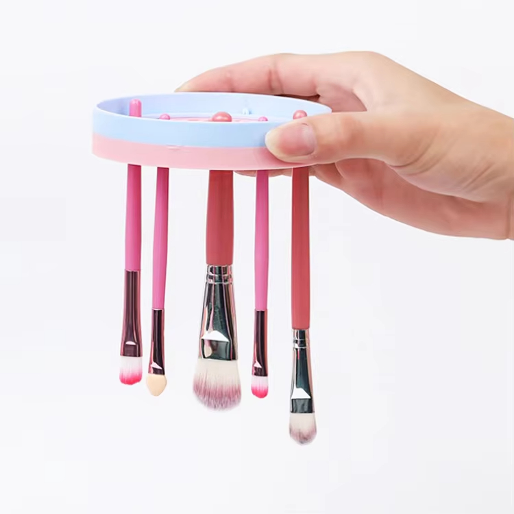 2022 2 in 1 Soft Makeup Brush Cleaner Mat Portable Instant Mini Silicone Make up Brush Cleaner and Dryer