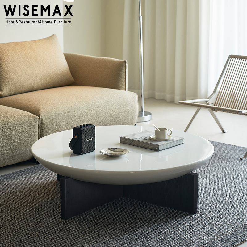 Журнальный столик деревянный для гостиной