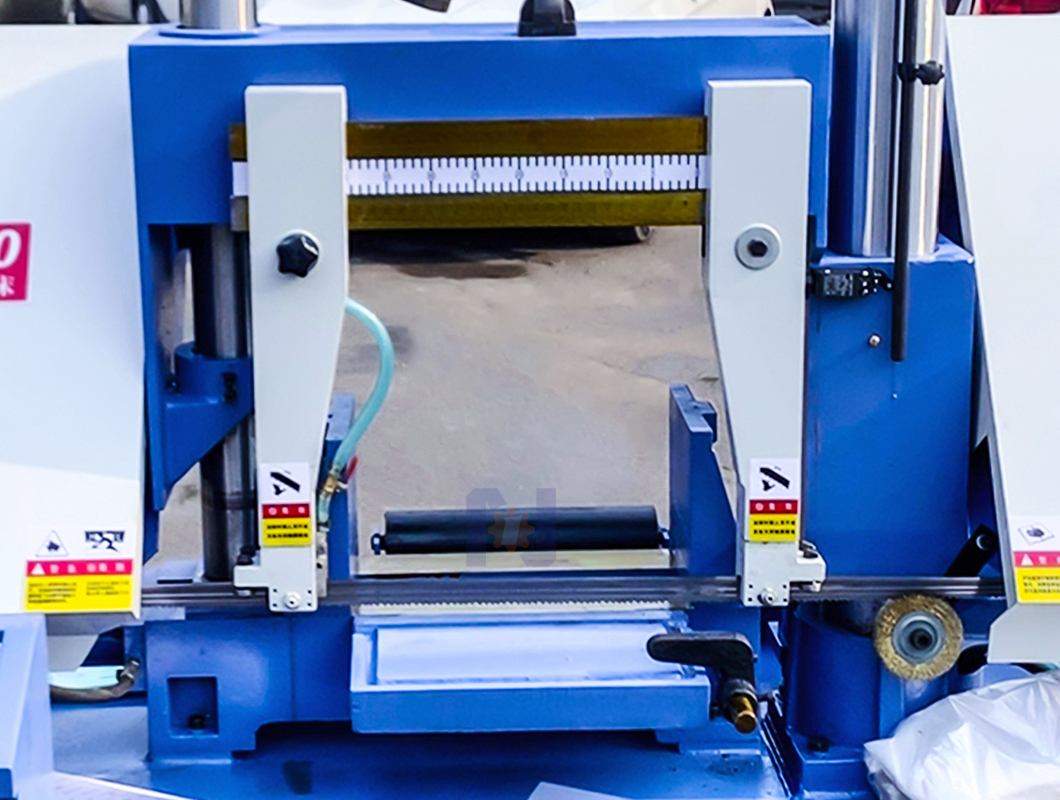 Станок ленточнопильный по металлу GB4240