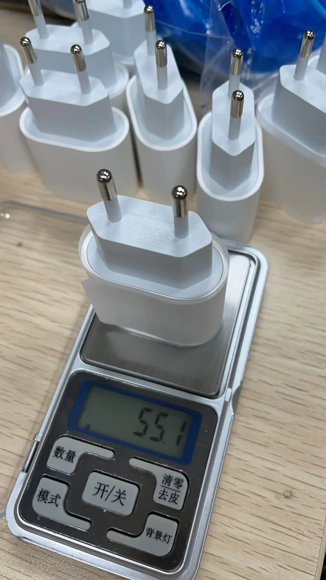 Оригинальный зарядник Apple 20W Type-C для iPhone