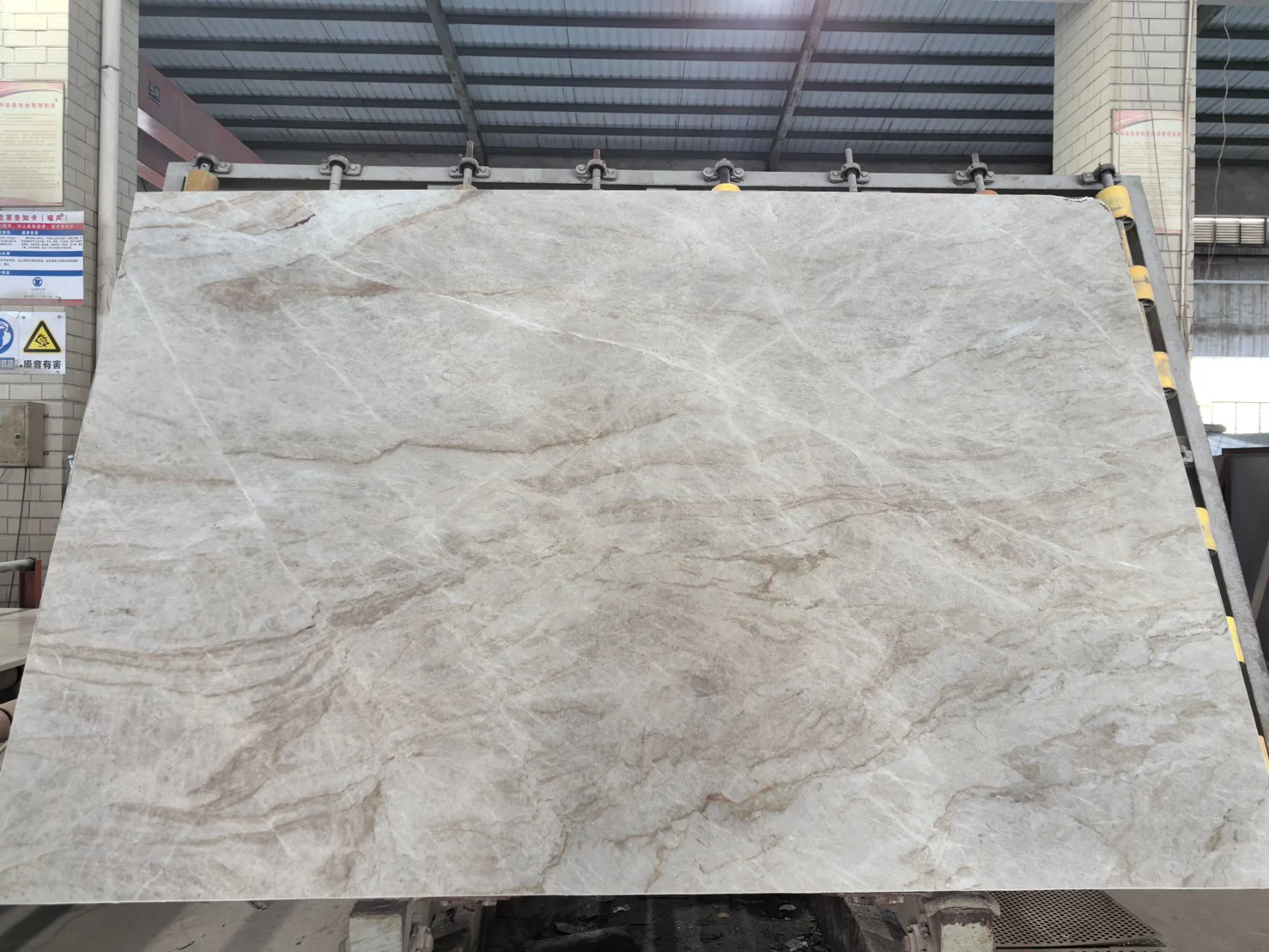 Luxury Polished Taj Mahal Quartzite Kitchen Cabniets Countertops and Marble Slabs in 2cm