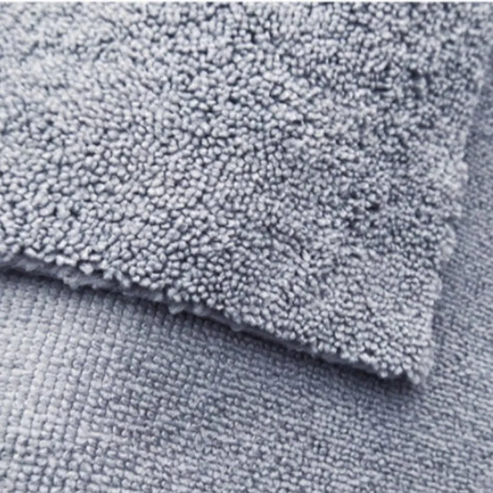 Cozy Coral Fleece Bath Towels 300-600 GSM Perfect for Family Use