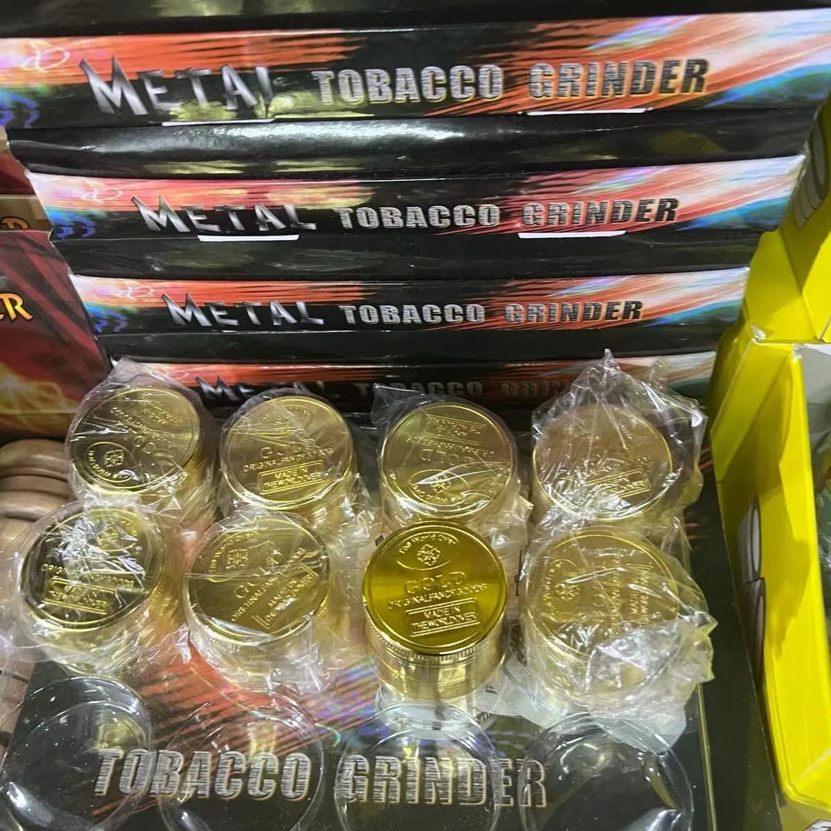 New 4 Layers Alloy Metal Herbal Tobacco Herb Grinder Magnet Smoke Grinders