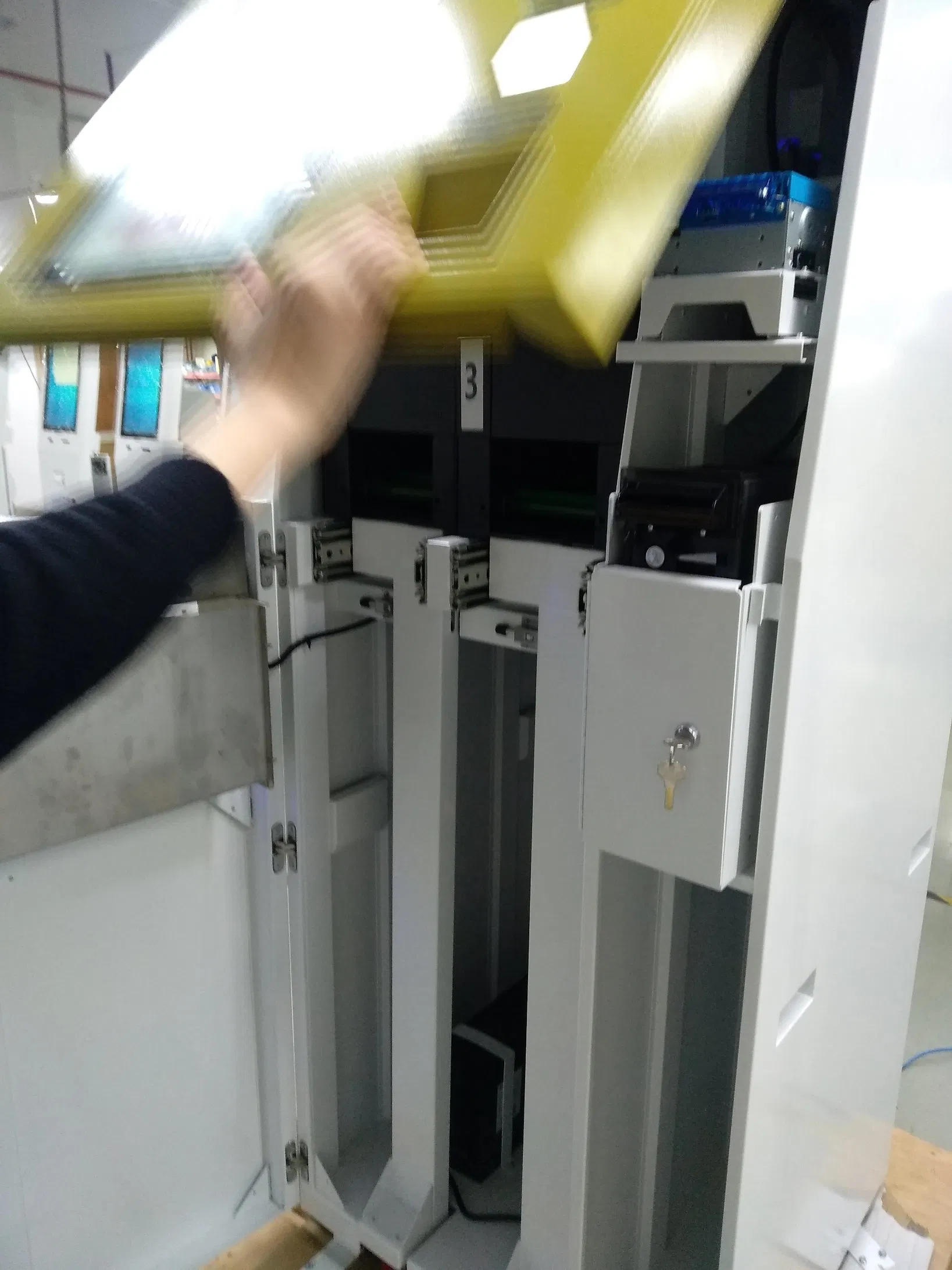 Self Service Money Exchange Kiosk for Bank