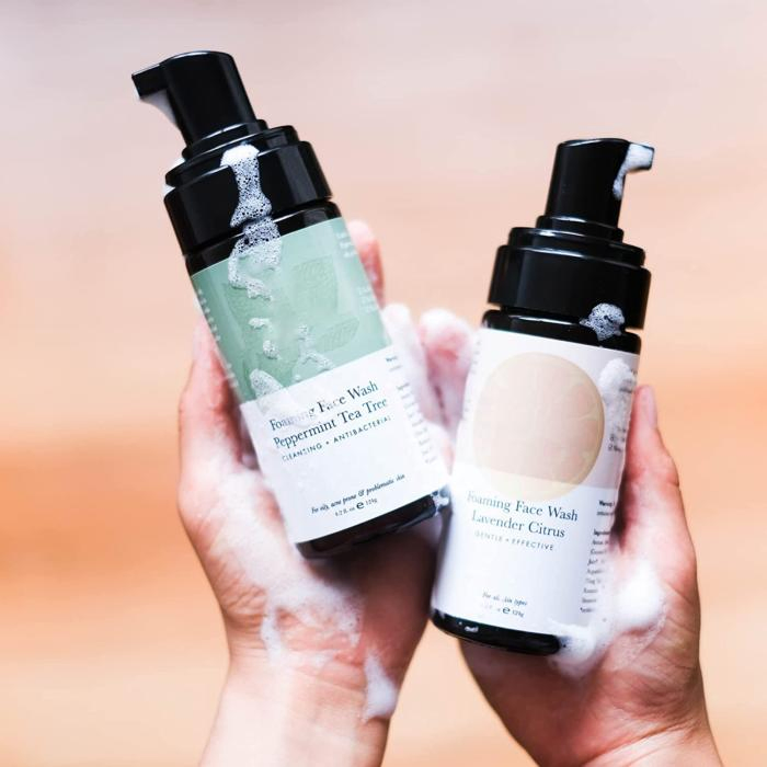 Wholesale Price Deep Cleansing Face Wash Anti Acne Brightening Whitening Private Label Moisturizing Cleanser Facial Tea Tree Vitamin C Cleanser