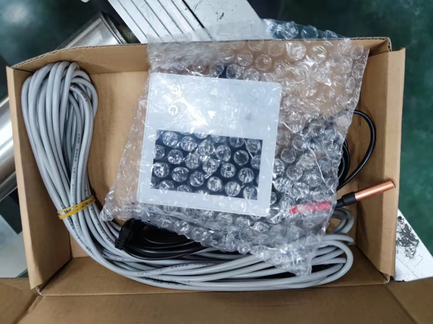 Air Source Hot Water Heat Pump Hybrid AC/DC Solar Optional