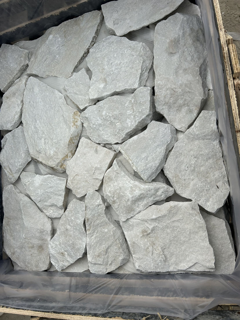 White Quartzite Randon Shape Tile for Wall and Flooring