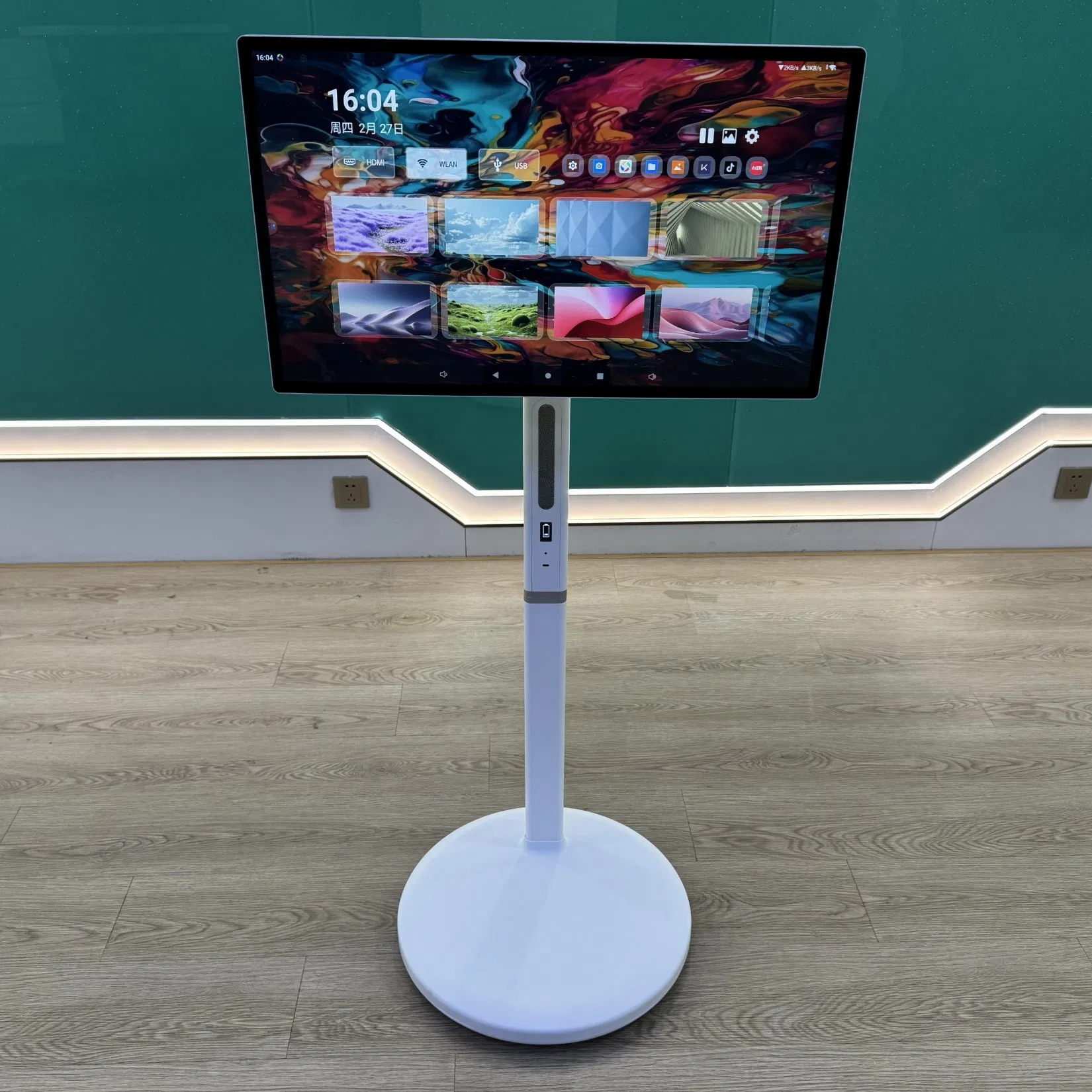 27 Inches Stand by Me Smart Home Live Wheel Rotate Interactive Fitness Battery Rechargeable Follow Me Movable TV