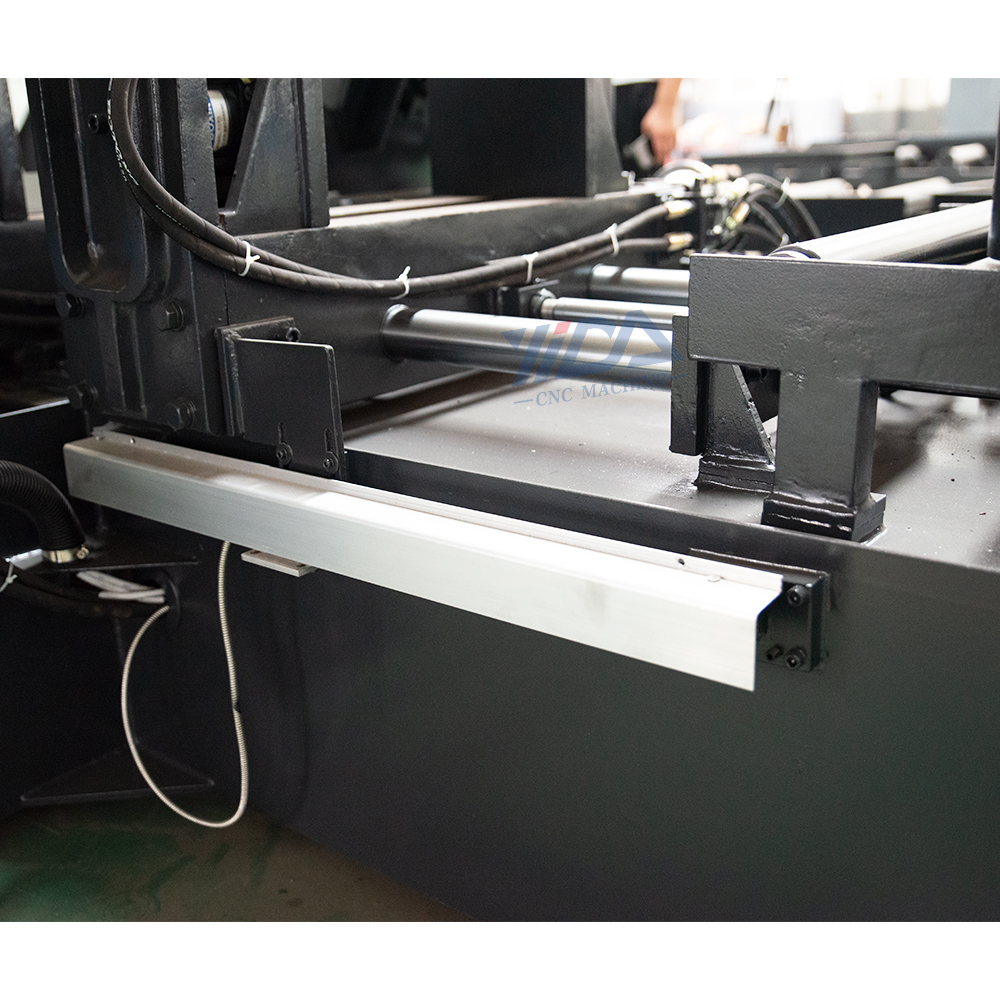 Ленточная пила по металлу с ЧПУ GHS4250