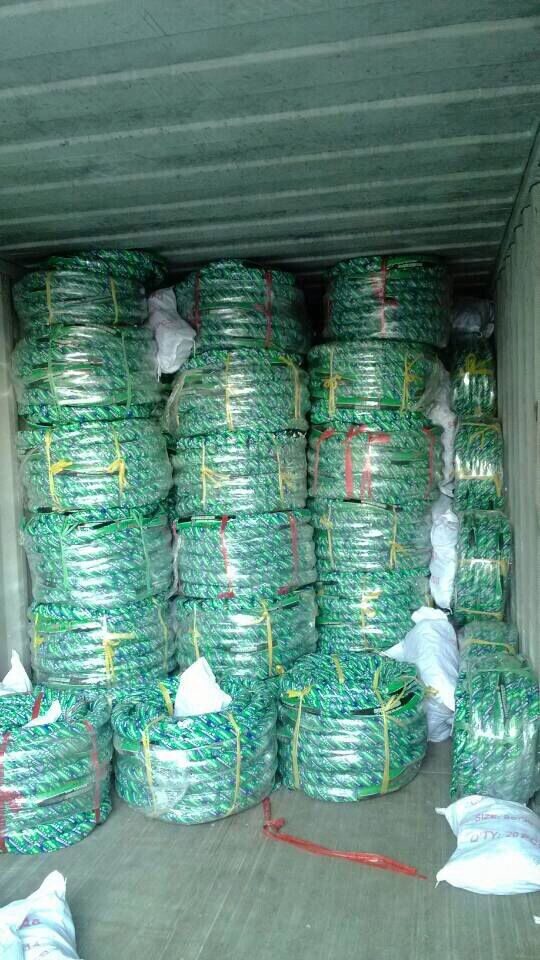 Шина мотоциклетная бескамерная 3.50-10