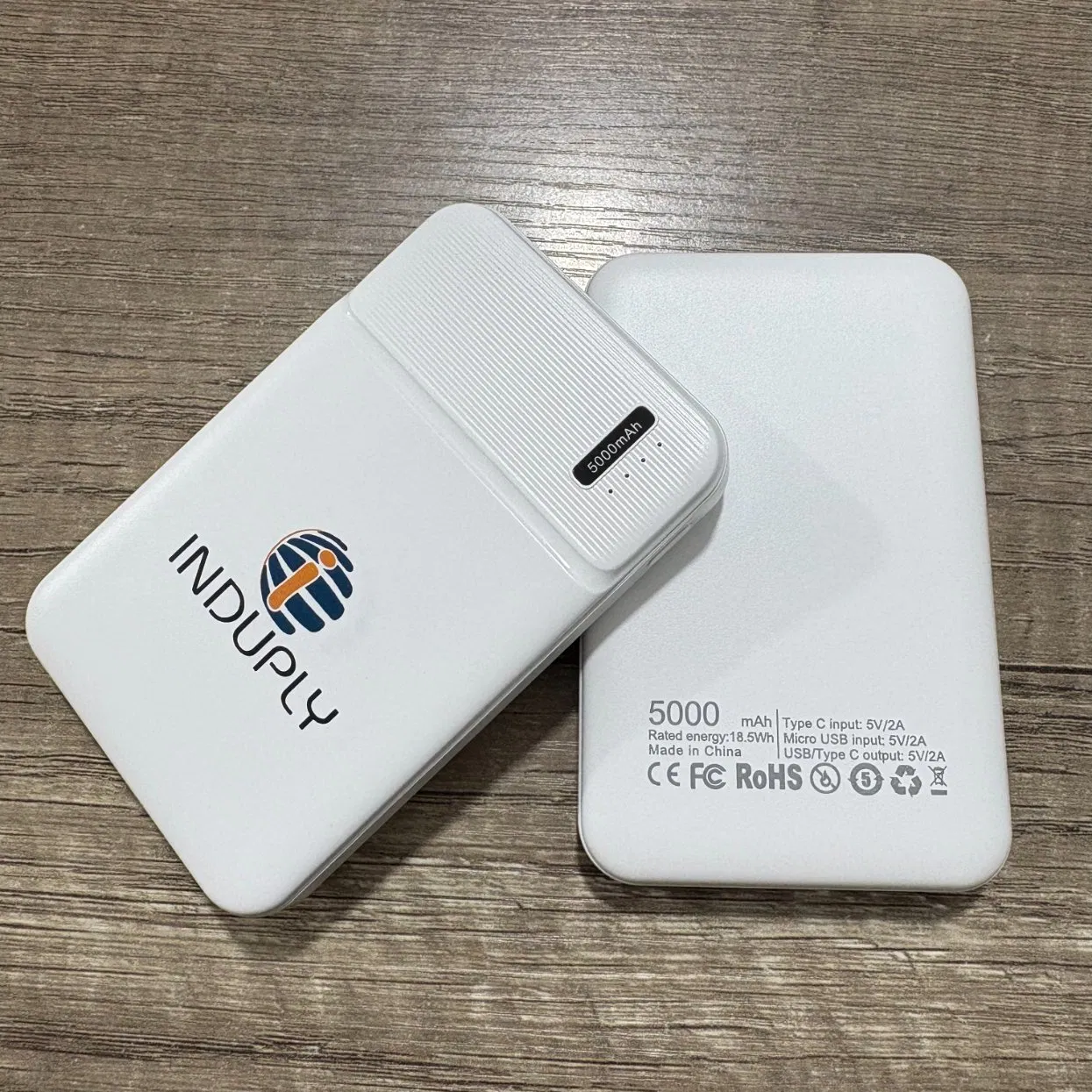 Портативный аккумулятор 5000 мАч Sleek Design