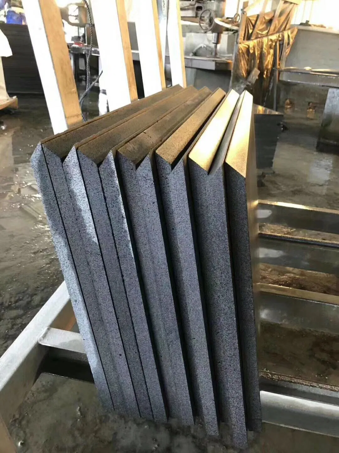 Sawn Cut Black Lavastone, Basalt Paving Grey Big Hole Lava Stone for Paver&Wall