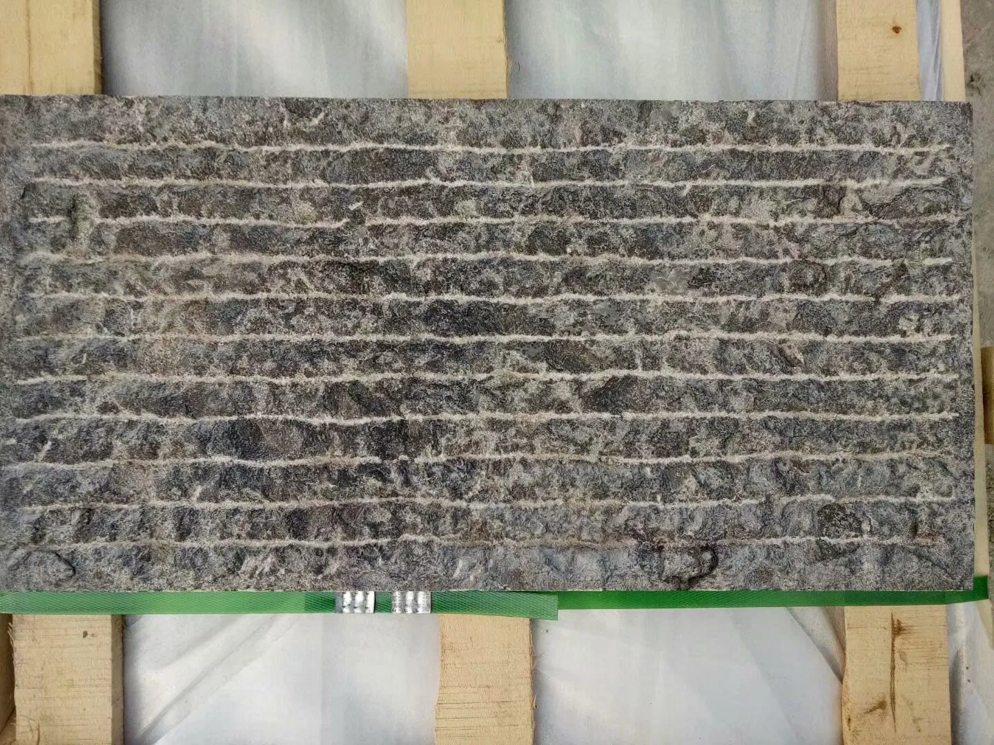 High Quality Building Material Natural Limestone Flower Polished/Customized Bluestone for Table Top and Floor Tiles and Wall Cladding/Facade