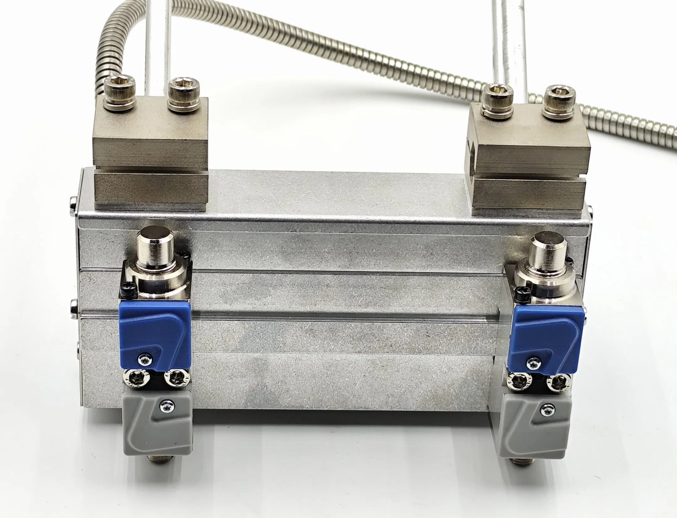 Автоматический термоклеевой станок с двумя головками