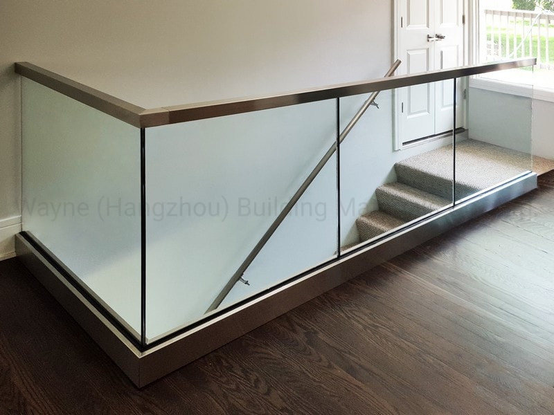 LED Frameless Glass Balustrade U Channel Glass Railing Aluminum Base Shoe Glass Railing for Indoor and Outdoor Application in Balcony Swimming Pool Fencing