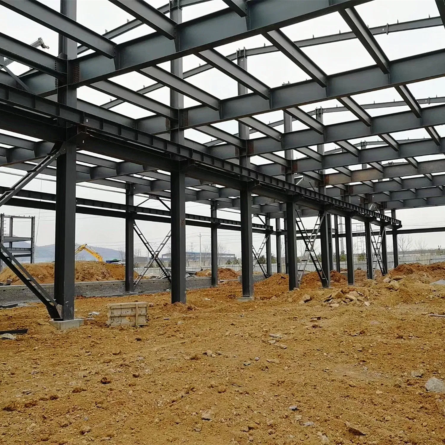 Hot-DIP Galvanized Painting Metal Construction Building with CZ Section Steel