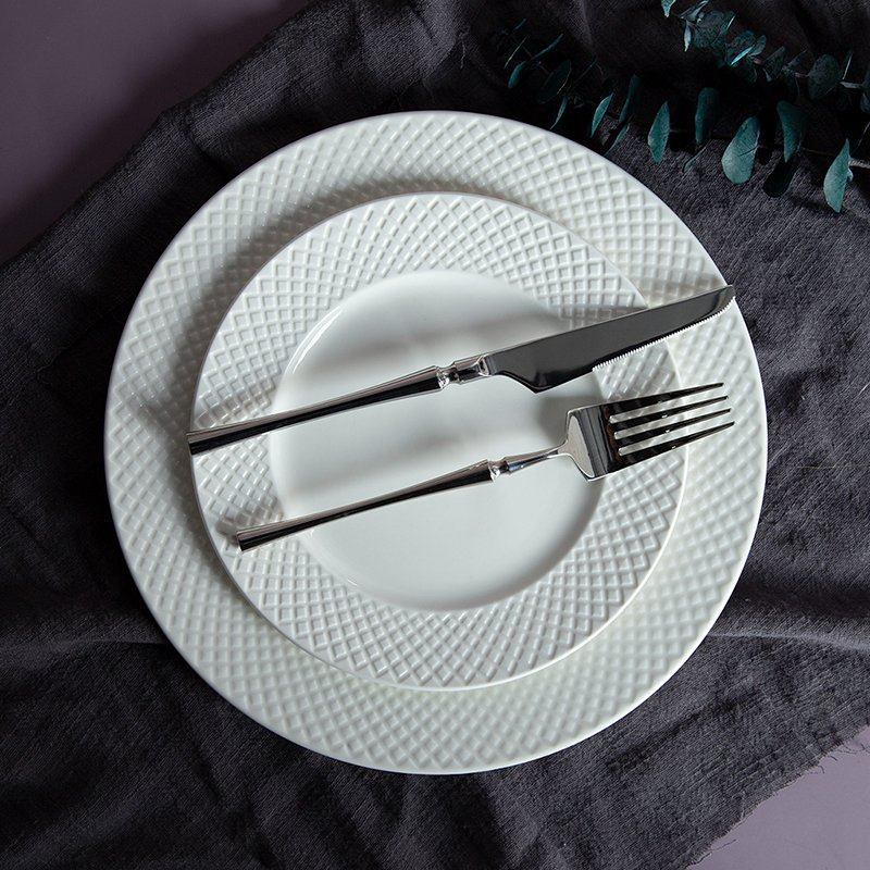 Nordic European-Style Elegant Tableware Set China Dish Set Best Seller 16/18/24/30PCS Embossed Diamond White Porcelain New Bone China Dinner Sets