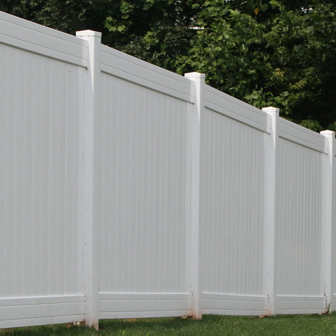 Durable & Low Maintenance Vinyl Fences