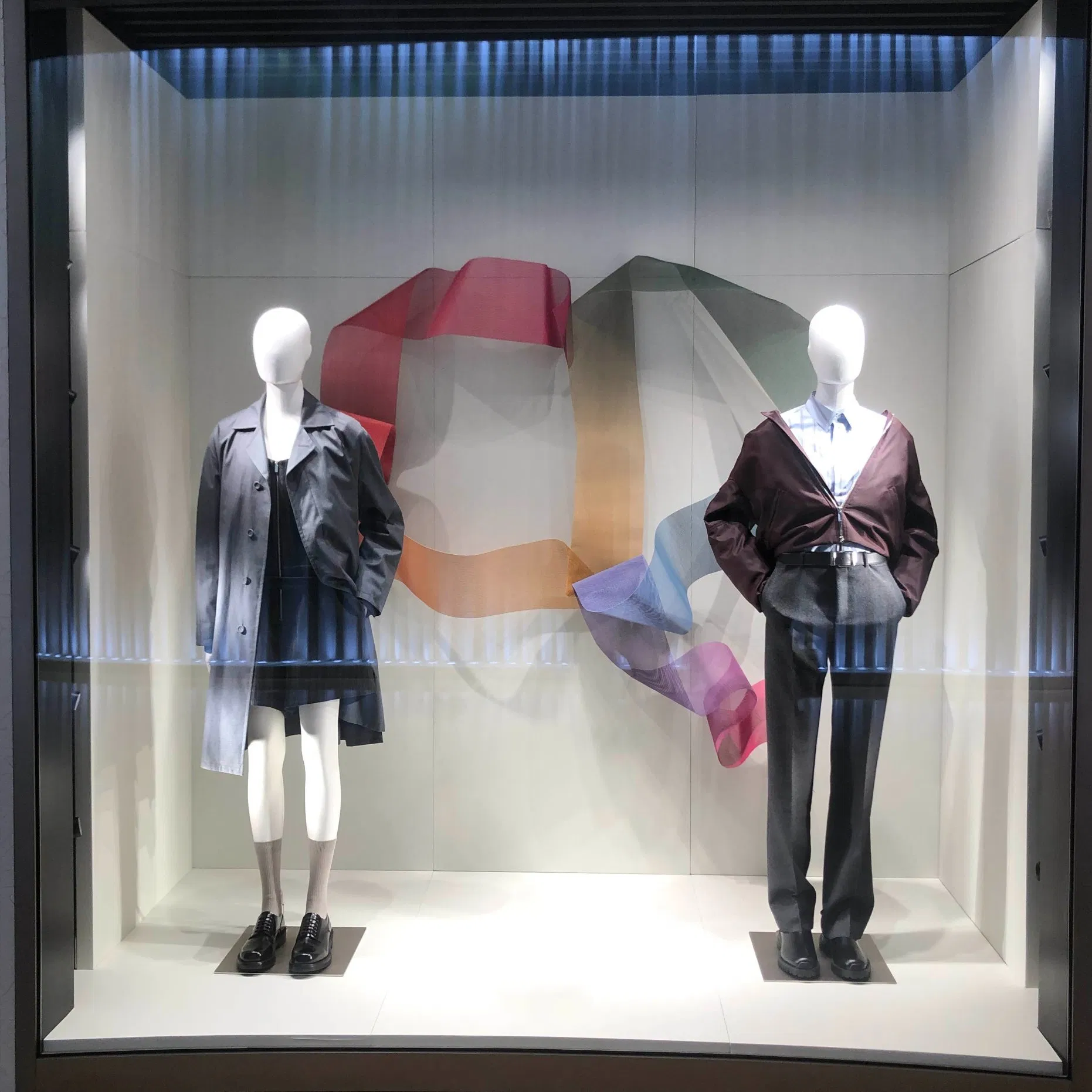 Retail Store Display Clothing Shop Decoration Colorful Ribbon Autumn Window Display Props