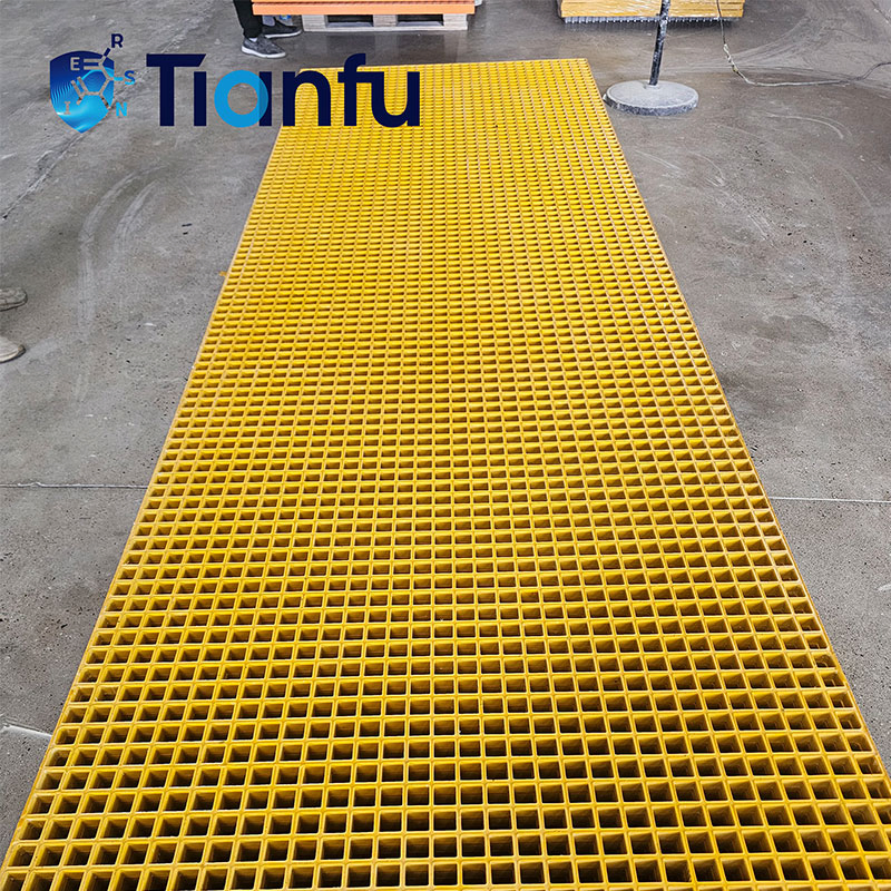 Textured Surface Fiberglass Grating for Walkway Areas with Anti-Skid Coating