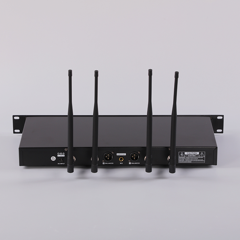 Sliver and Black Professional Wireless Microphone with CE Certification