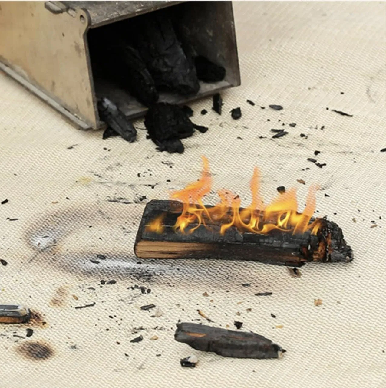 Camping Fireproof Mat Fire Insulation Mat Flame Retardant Mat