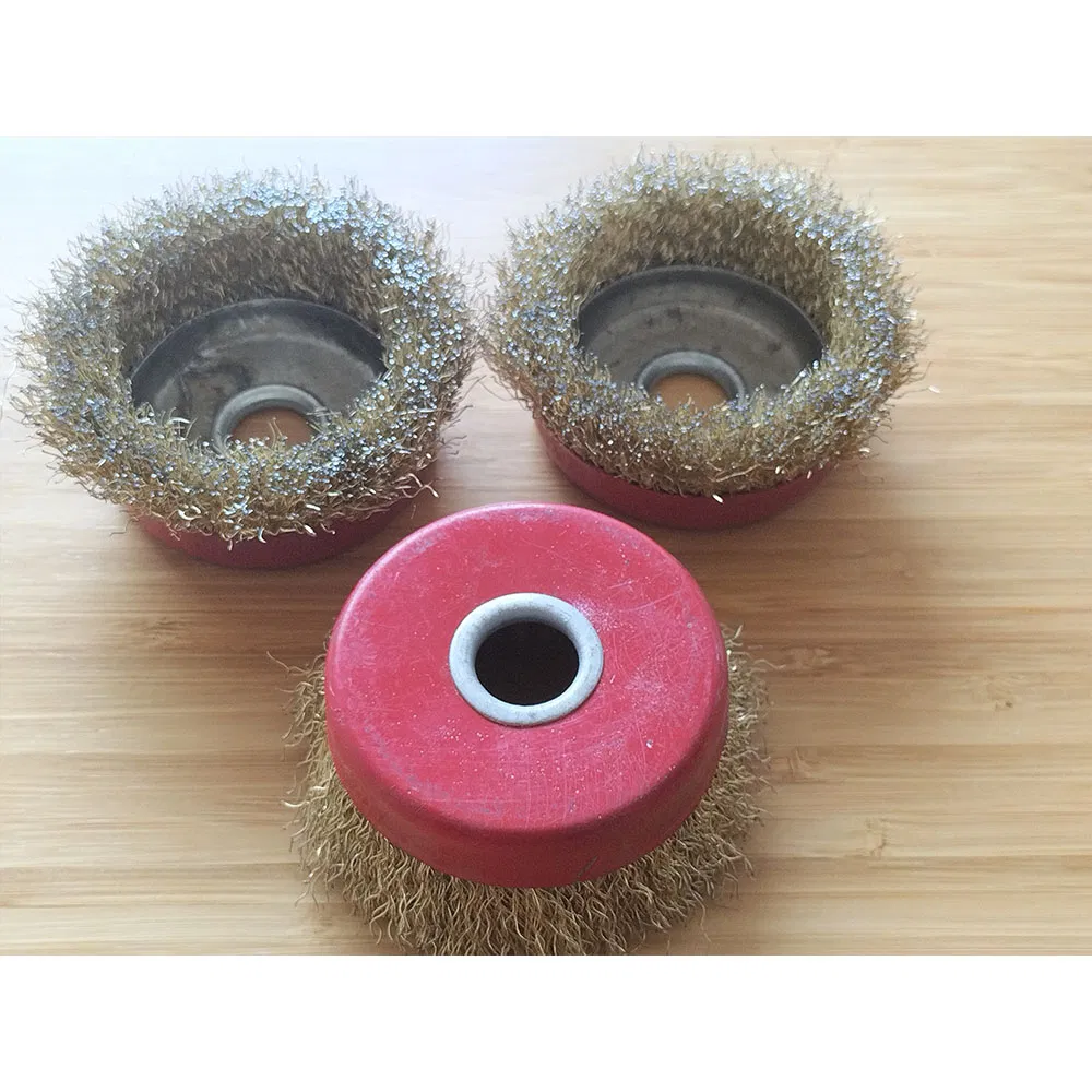 Чашечная щетка из стальной/латунной проволоки для болгарки