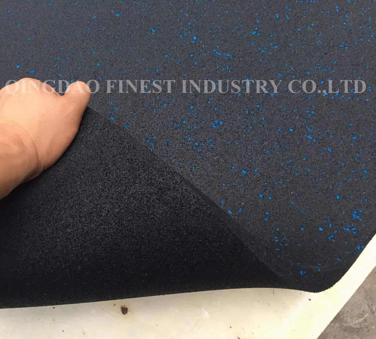 1m X 1m X 15mm Size Commercial Rubber Gym Floor Tile with High Density Tile Weight 13.8kg