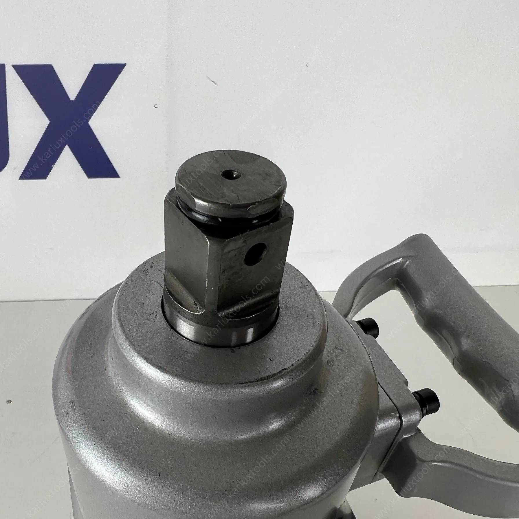 Пневматический гайковерт 1 дюйм, 2700 Н·м