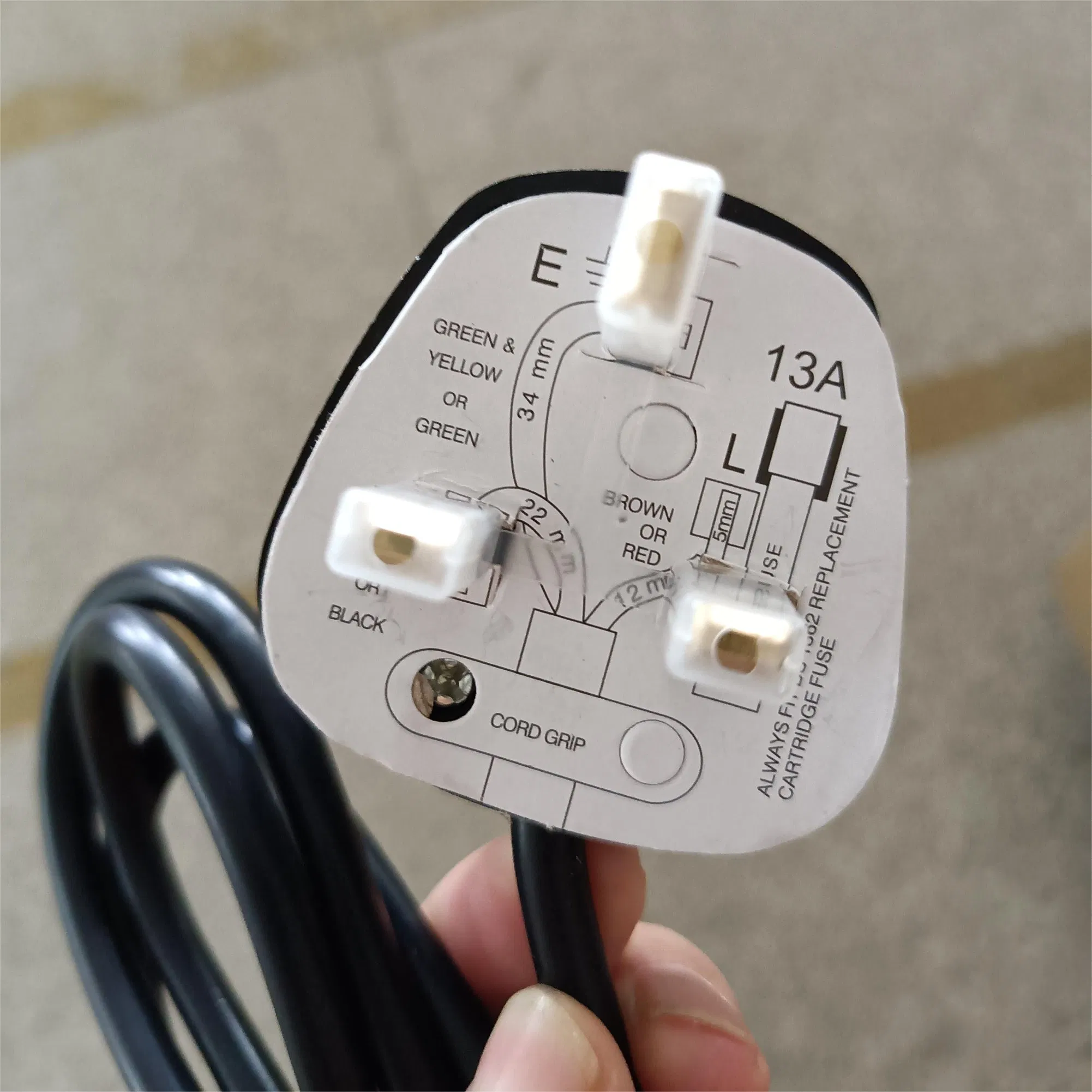 Stocked Products Conventional Electric Rice Cooker with UK Plug 1.8L with Steamer