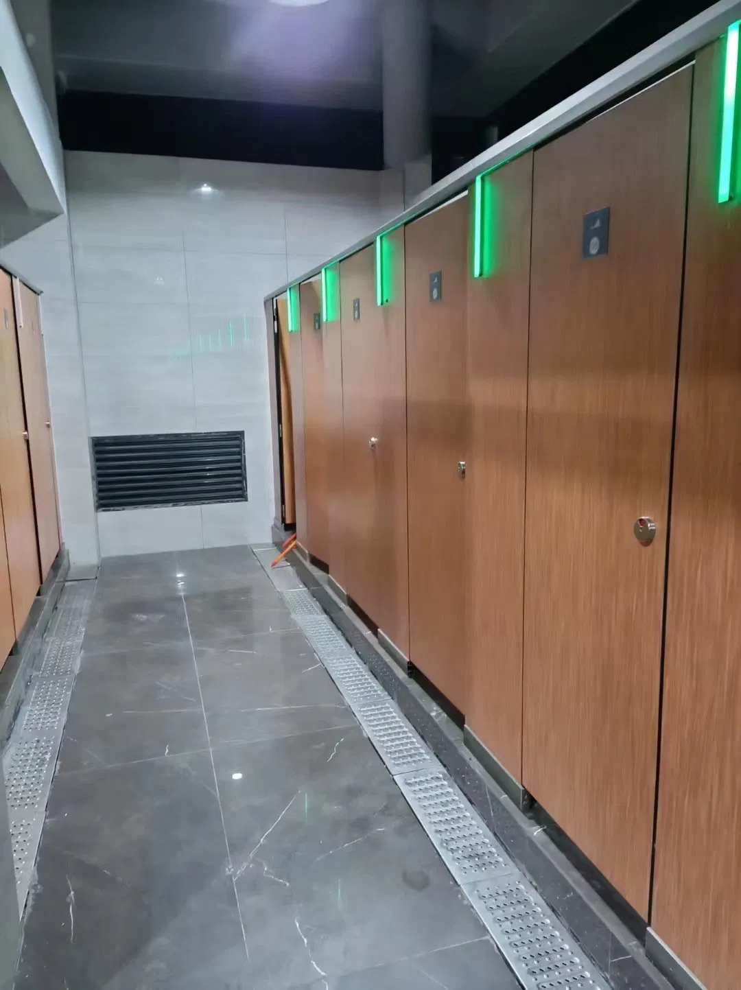 Compact Laminate Shopping Mall Public Toilet Cubicle